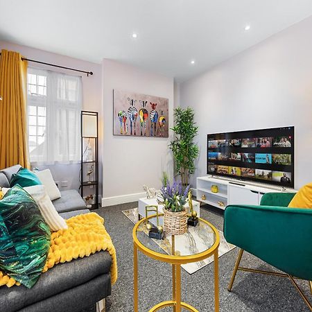 Elegant 2Br London Hideaway- King Bed, Sleeps 6 - Parking- Instant Book- 20 Percent Off Limited Time! Barnet Esterno foto