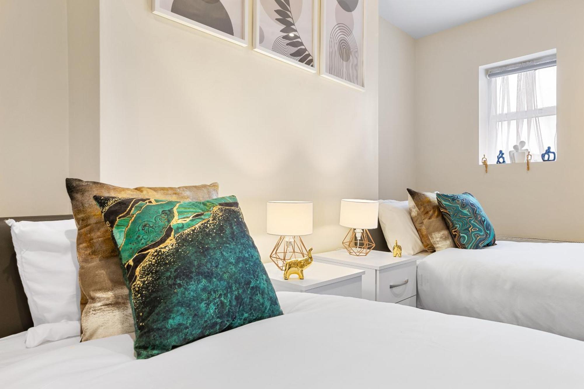 Elegant 2Br London Hideaway- King Bed, Sleeps 6 - Parking- Instant Book- 20 Percent Off Limited Time! Barnet Esterno foto