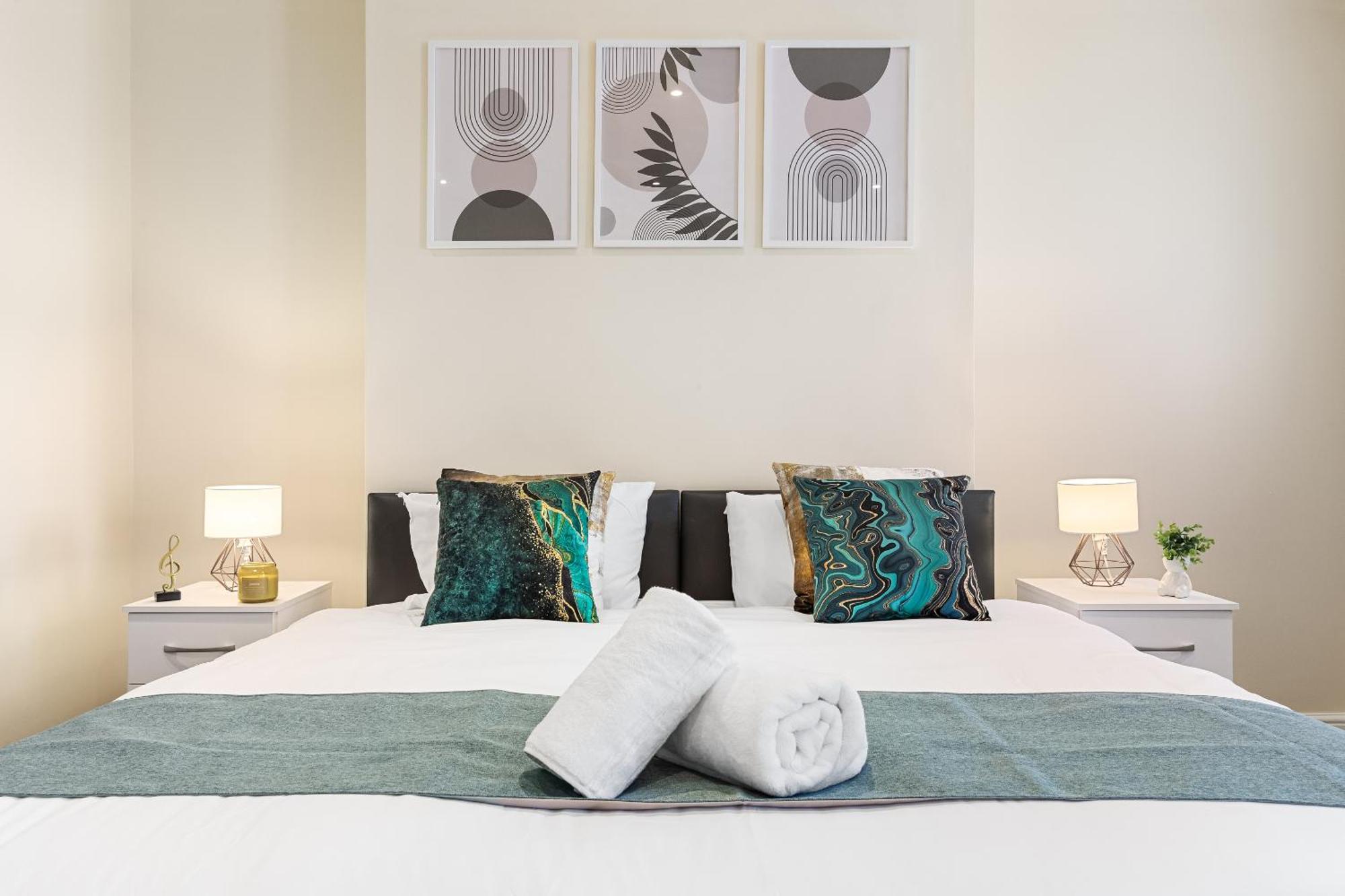 Elegant 2Br London Hideaway- King Bed, Sleeps 6 - Parking- Instant Book- 20 Percent Off Limited Time! Barnet Esterno foto