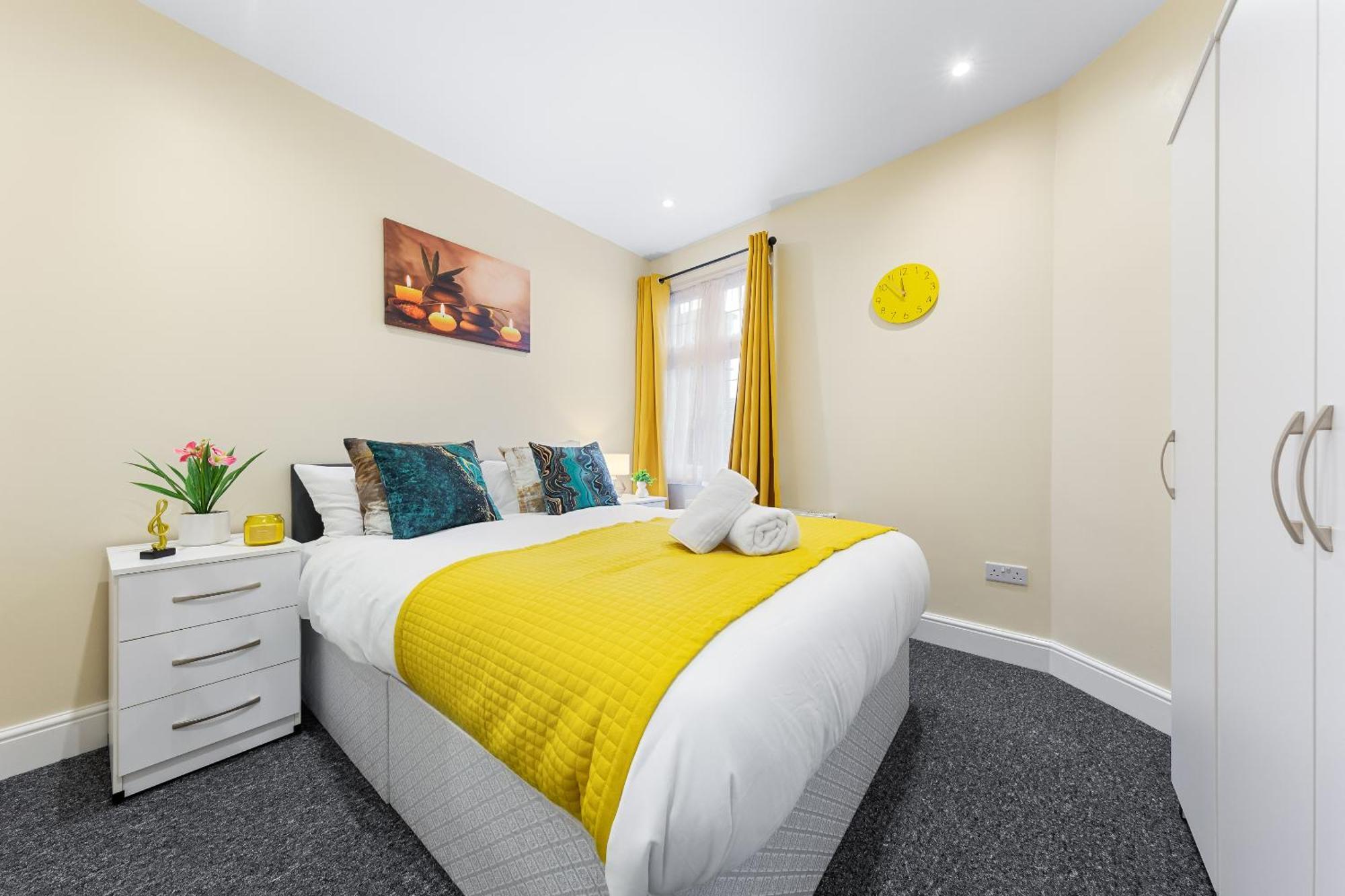 Elegant 2Br London Hideaway- King Bed, Sleeps 6 - Parking- Instant Book- 20 Percent Off Limited Time! Barnet Esterno foto