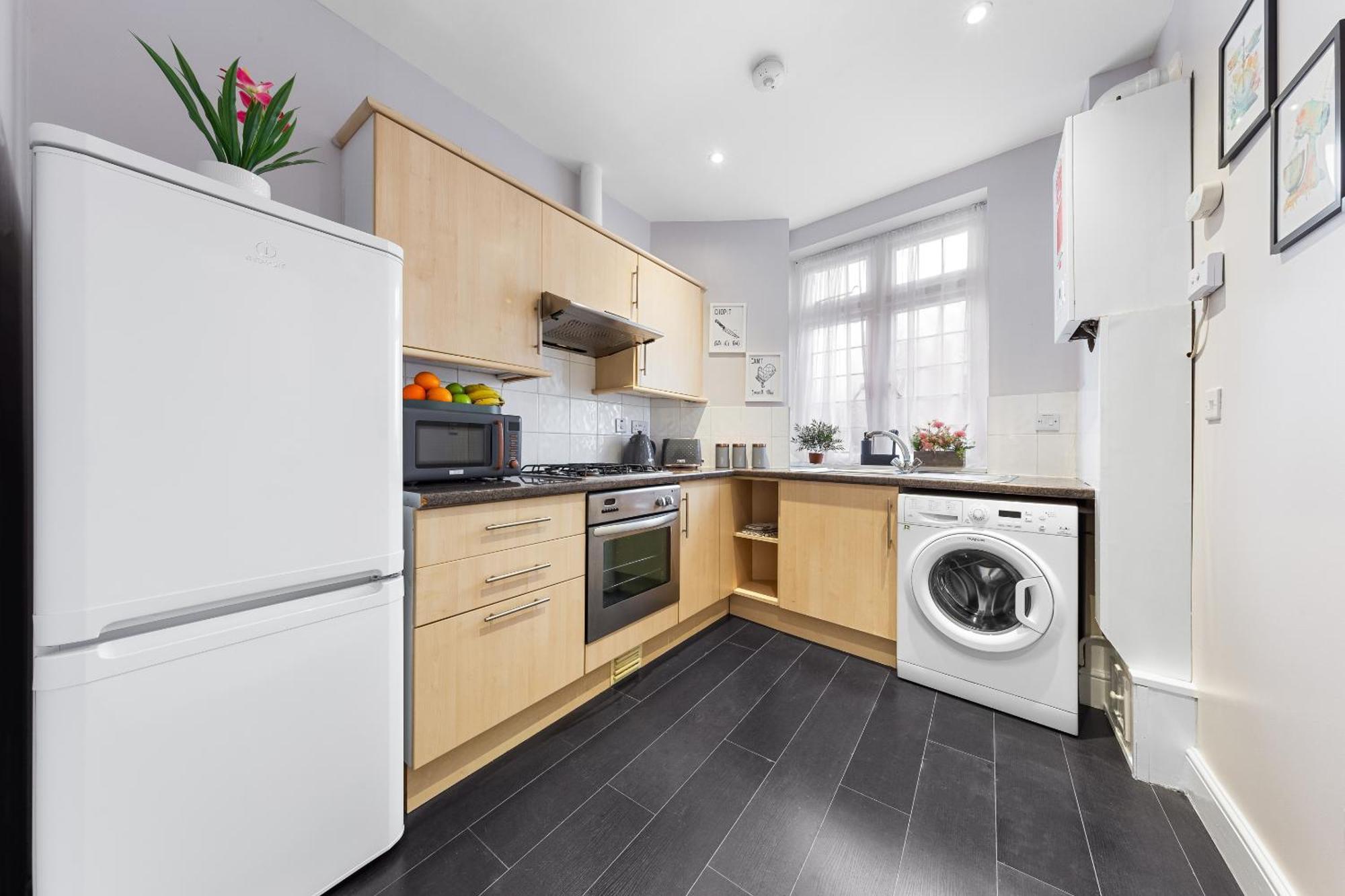 Elegant 2Br London Hideaway- King Bed, Sleeps 6 - Parking- Instant Book- 20 Percent Off Limited Time! Barnet Esterno foto