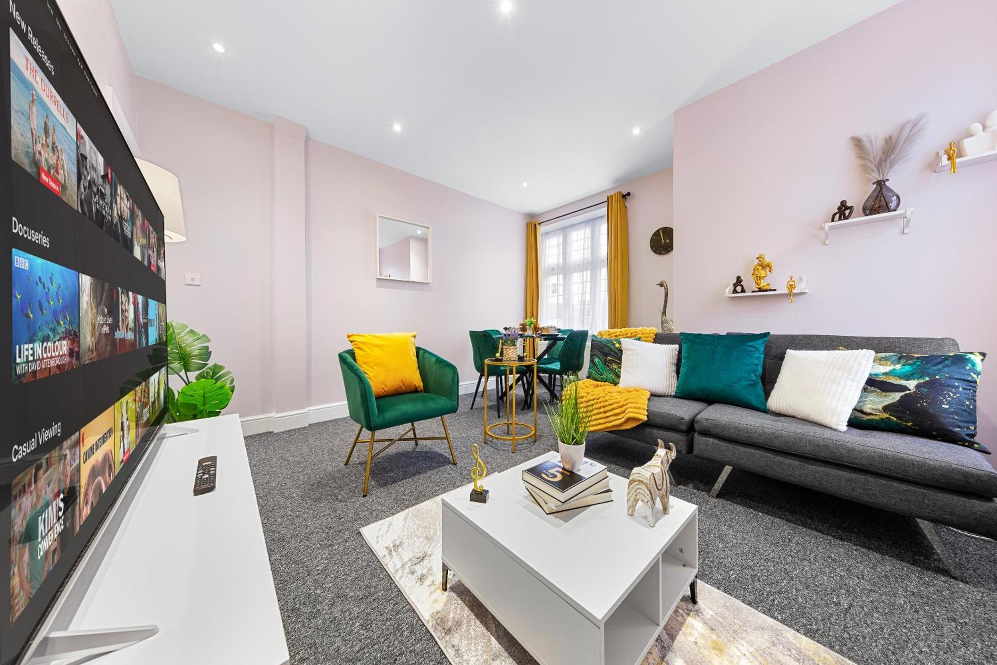 Elegant 2Br London Hideaway- King Bed, Sleeps 6 - Parking- Instant Book- 20 Percent Off Limited Time! Barnet Esterno foto