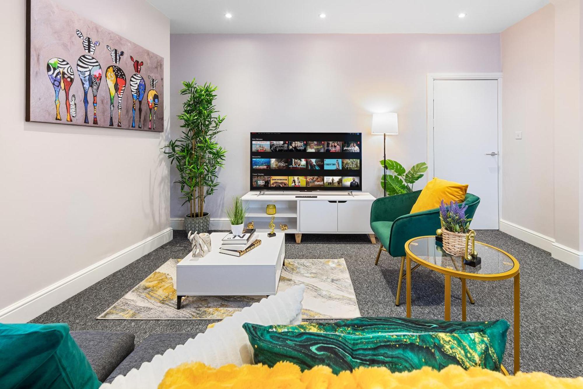 Elegant 2Br London Hideaway- King Bed, Sleeps 6 - Parking- Instant Book- 20 Percent Off Limited Time! Barnet Esterno foto