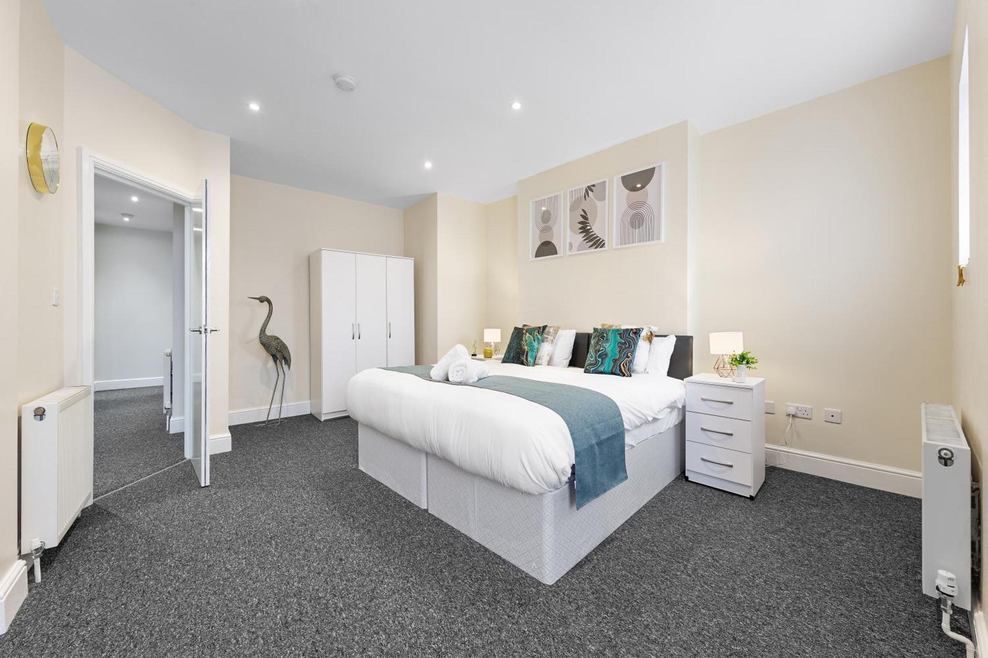 Elegant 2Br London Hideaway- King Bed, Sleeps 6 - Parking- Instant Book- 20 Percent Off Limited Time! Barnet Esterno foto